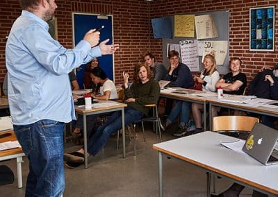 Politik og samfund på Hadsten Højskole