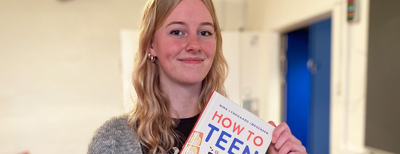 Elev Nina Lynggard har udgivet sin anden bog med titlen "How to teen"